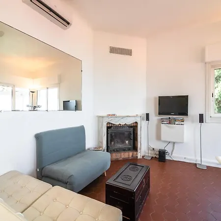 Elegant Seaside In إز