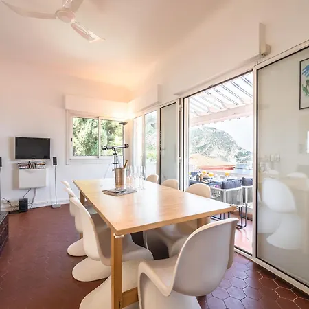 بيت للعطل Elegant Seaside In