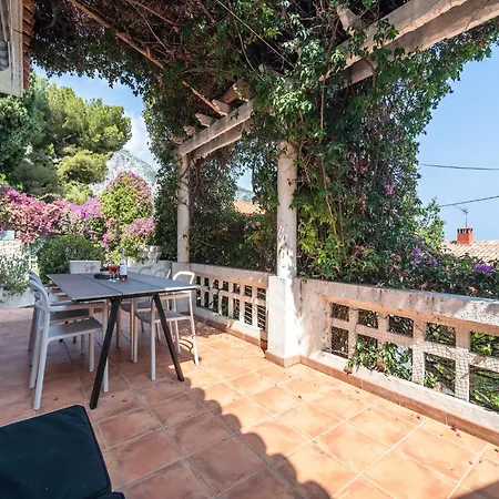 Elegant Seaside In * إز