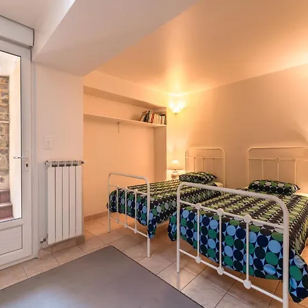 Elegant Seaside In * 艾日